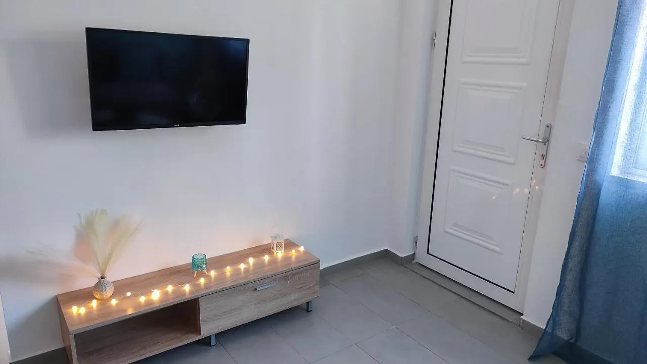 Cozy Home With Garden Χανιά 0*,
